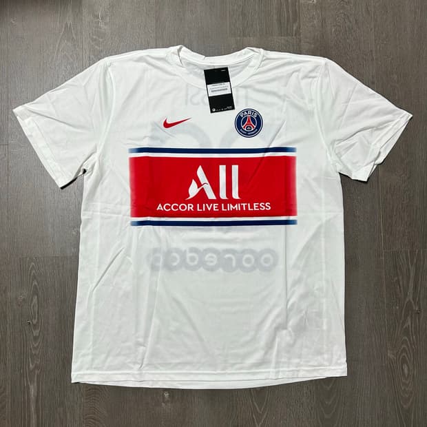 (새제품) 나이키 리오넬 메시 PSG 반팔티