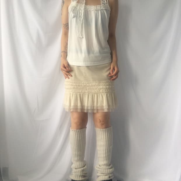 Lace holter point sleeveless
