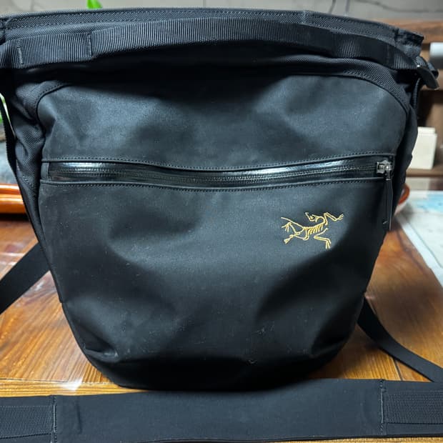 아크테릭스 아로8판매합니다