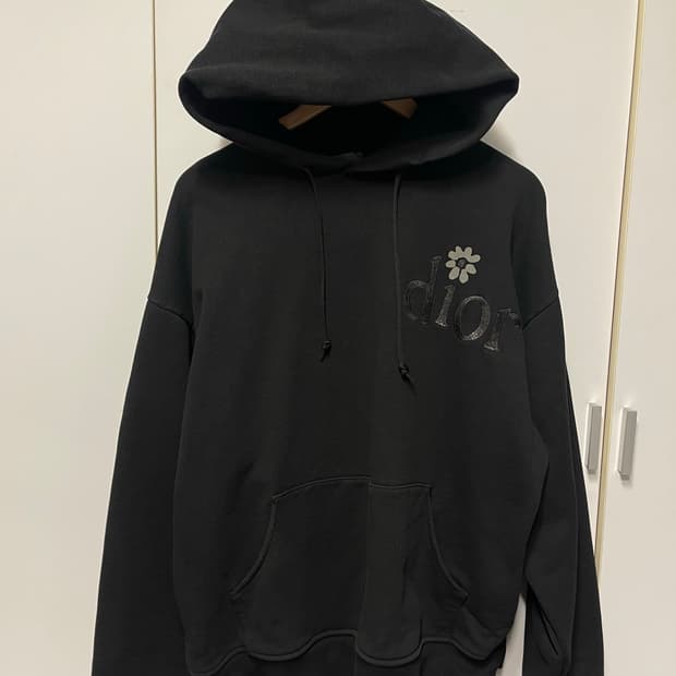 DIOR 플라워 로고 블랙 후드티