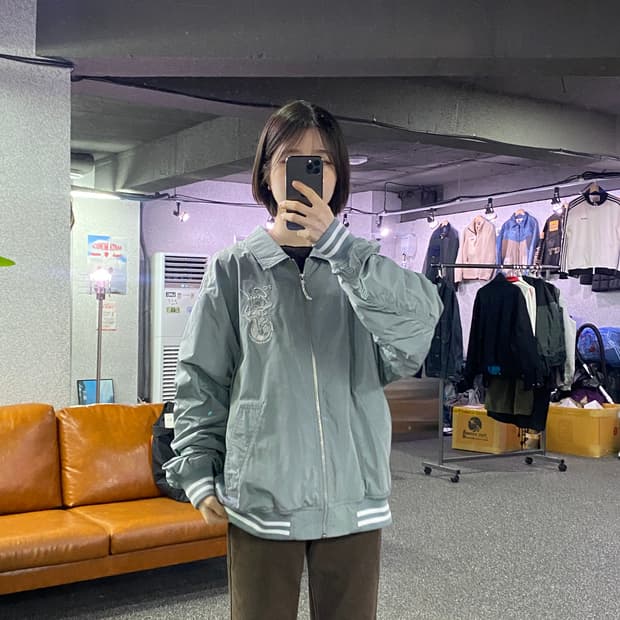 골스튜디오 풋볼 자수로고 바람막이 B4406