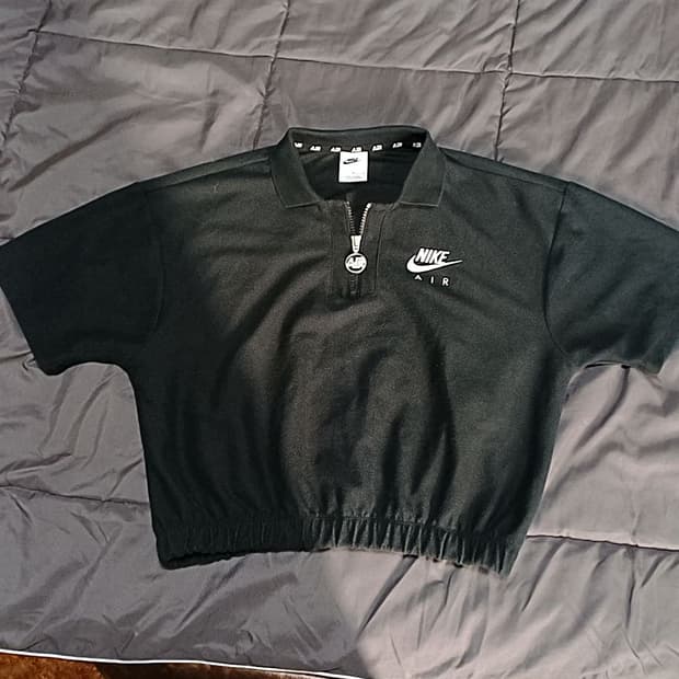 나이키 크롭반팔 M 여성66 가슴50 기장49

