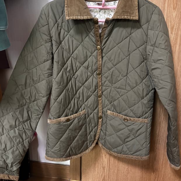 B.L.U.E. 퀼팅 자켓 카키