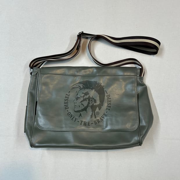 디젤 DIESEL 가방 메신저백 숄더백 올리브 그린