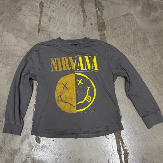 Nirvana 너바나 스마일 그래픽 롱슬리브 그레이