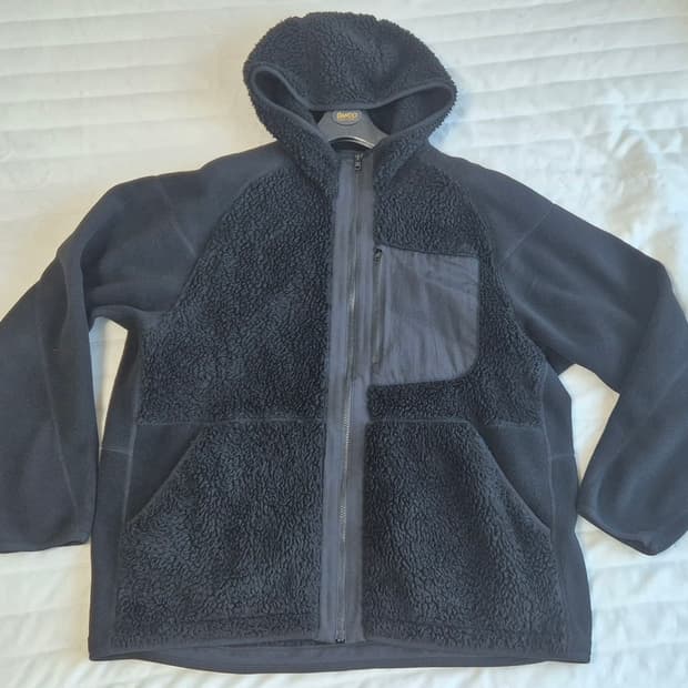 유니클로 X 화이트 마운티니어링 후드 짚업 XL