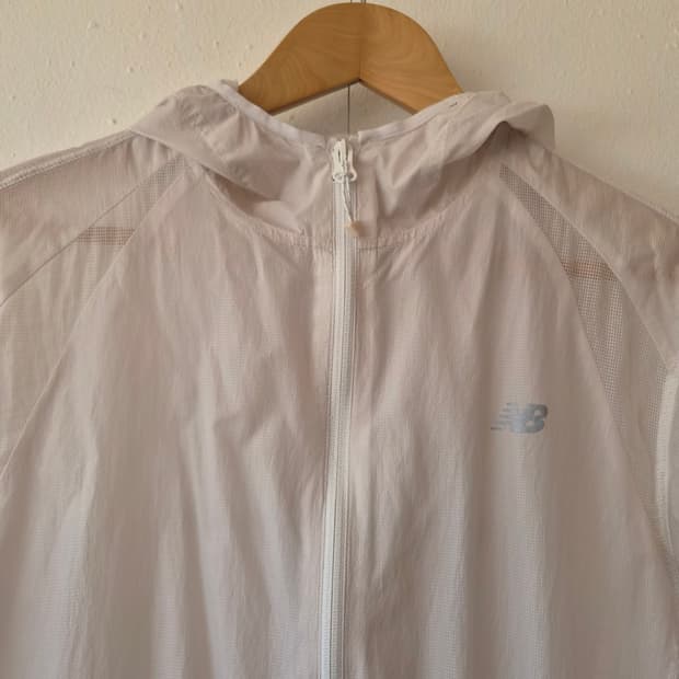 뉴발란스 키즈 초경량바람막이 150사이즈