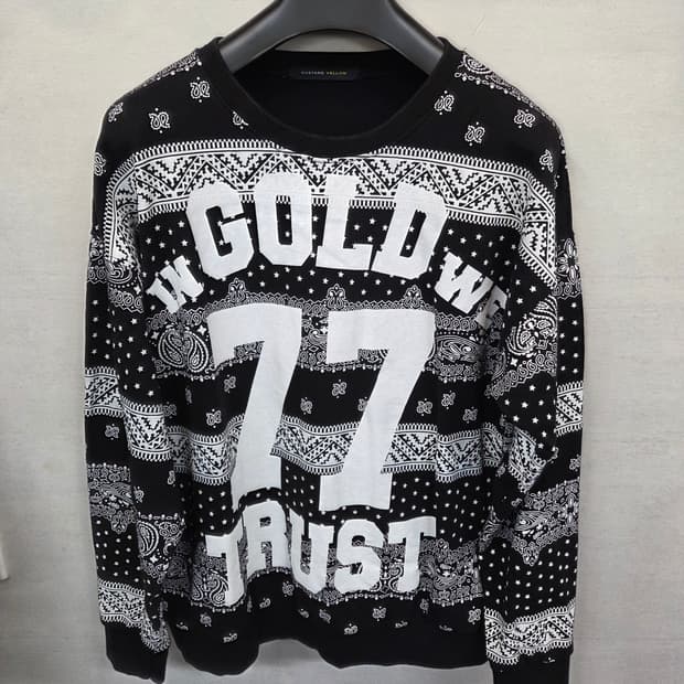 Custard yellow 77넘버 프린팅 페이즐리 맨투맨 L