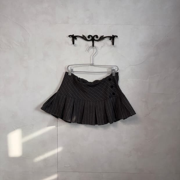 Gray striped micro mini pleats skirt