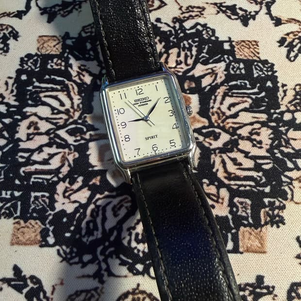 SEIKO 빈티지 쿼츠 시계