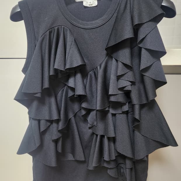 꼼데가르송 프릴 베스트