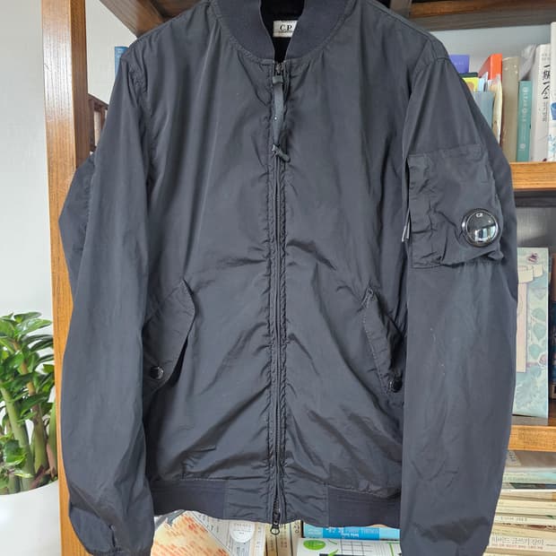 씨피컴퍼니 봄버 나일론 자켓 팔아요 cp 95 100 ma1 마원  바람