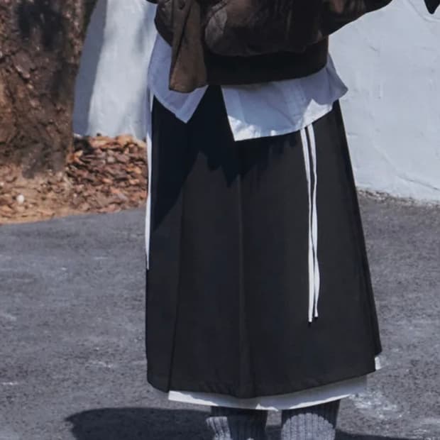 플레이스 스튜디오 미디 스커트