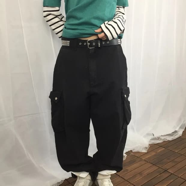 ROUGH-DRESS Black Cargo Pants