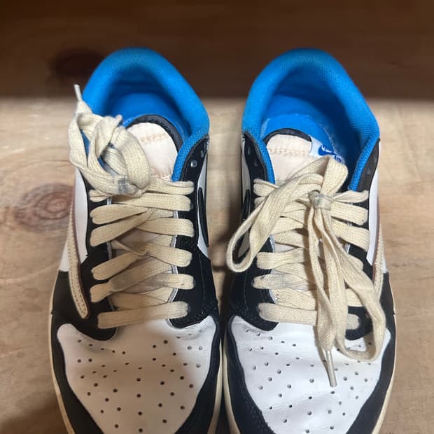 나이키 트래비스 스캇 270사이즈 팝니다