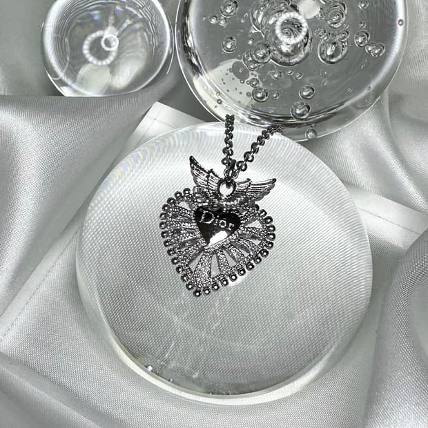 디올 엔젤하트 목걸이