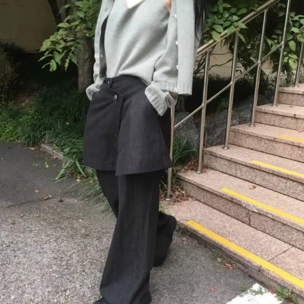 나달마켓 Gree pantskirt 치마바지 흑청
