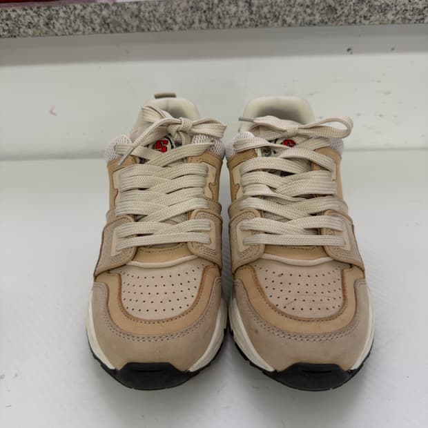 정품) 산드로 여성 누벅 레더 스니커즈 240-245