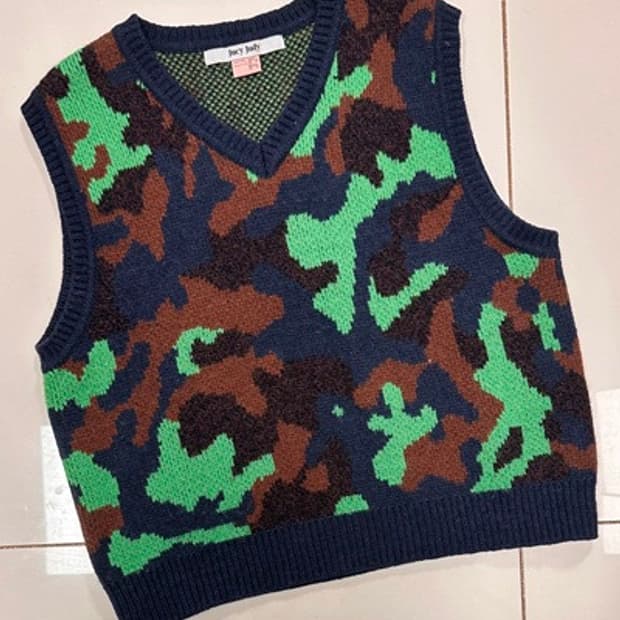 쥬시쥬디  카무플라주 니트 베스트