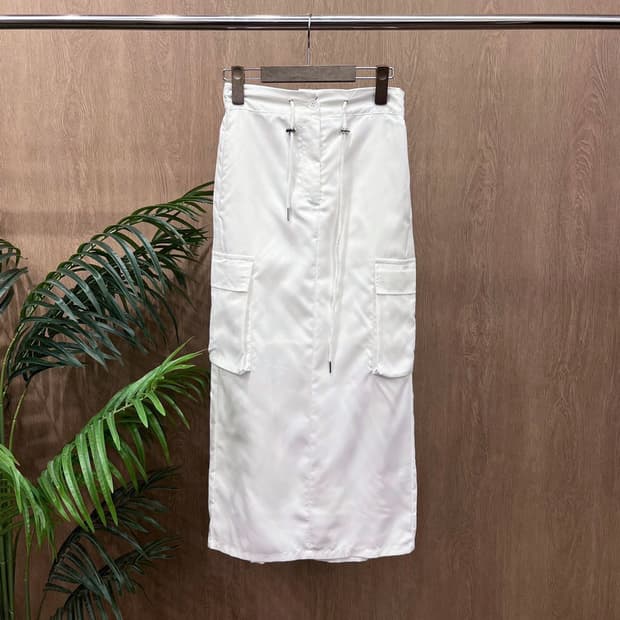 JPN 스트링 카고 롱스커트 사이드 더블 포켓 디테일 스트레이트핏 화이트