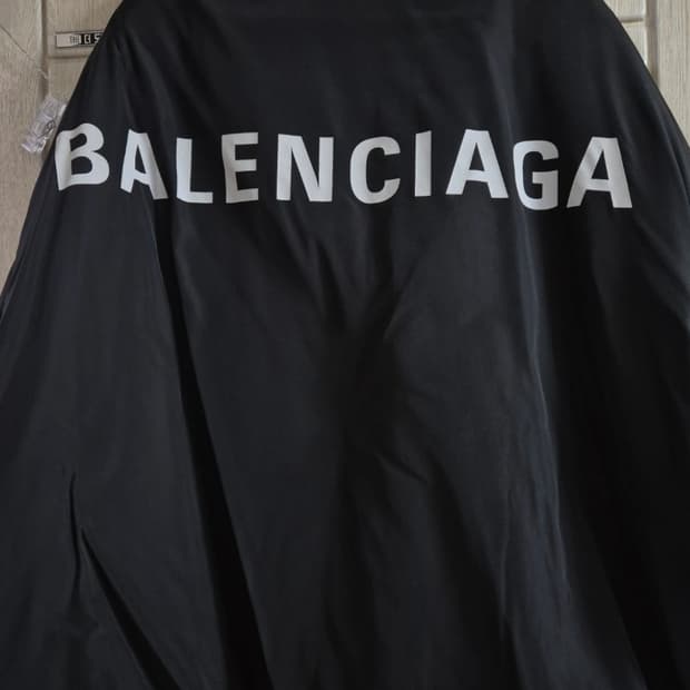 발렌시아가 백로고 패딩 48