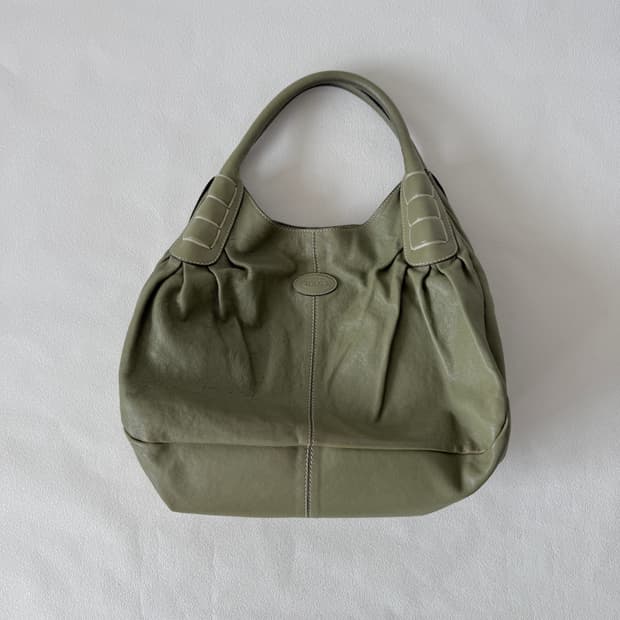 토즈(TOD'S) 레더 호버 숄더백