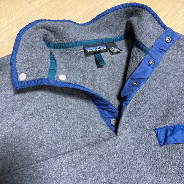 90's 파타고니아 신칠라 스냅티 블루/차콜그레이 M사이즈 팝니다