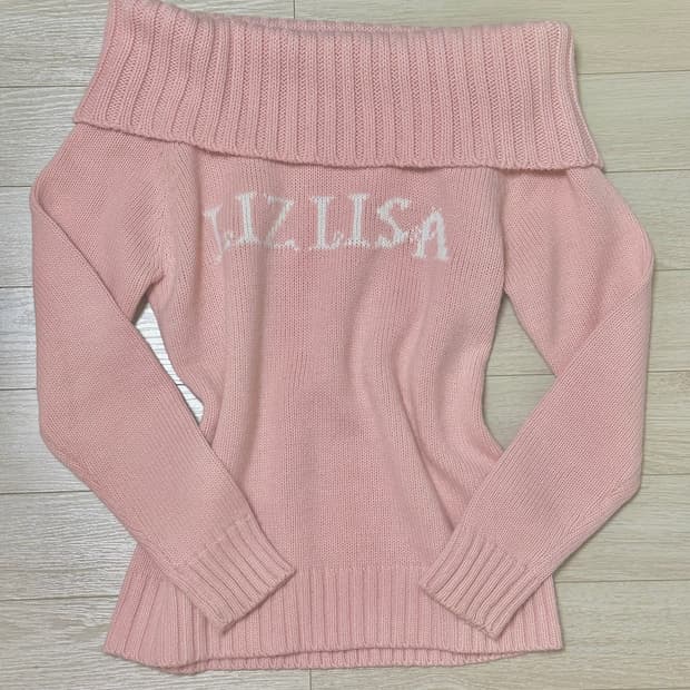 리즈리사 고전 오프숄더 니트 