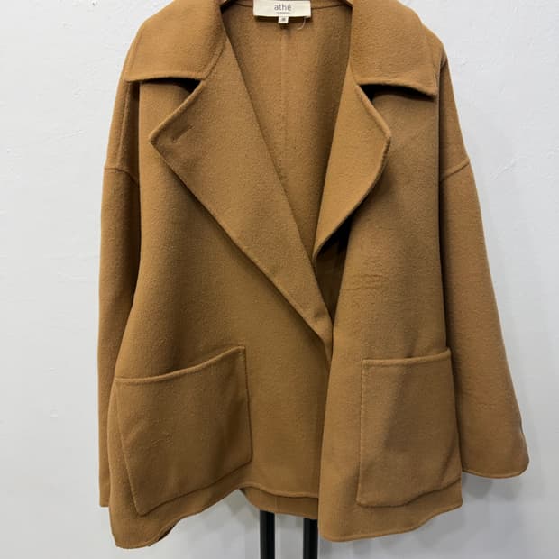 정품) 아떼바네사브루노 24ss  루즈핏 캐시미어 하프 코트 38 