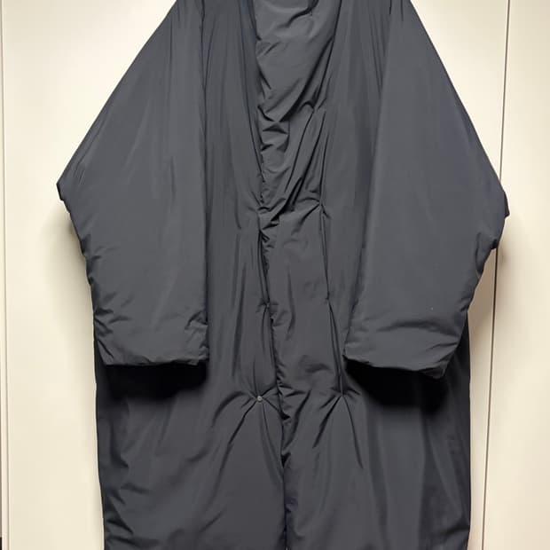 이세이 미야케 옴므 플리세 패딩 코트 블랙