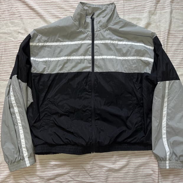 Vintage Roundtree & Yorke 나일론 바람막이 자켓