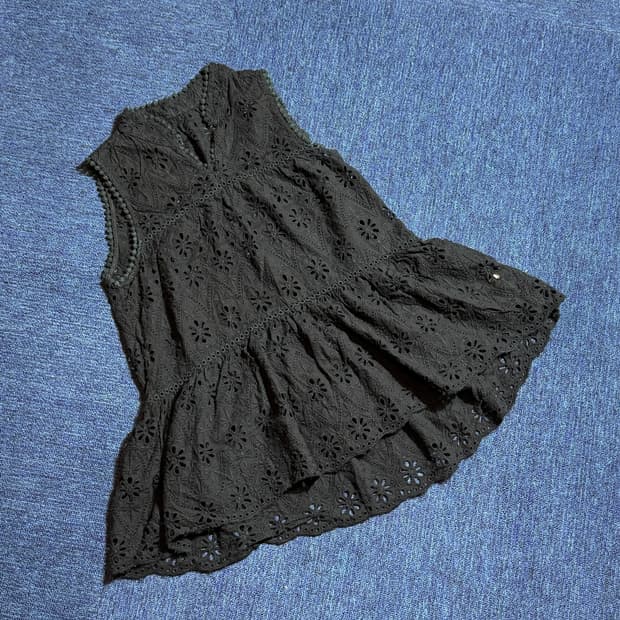 모리걸 블랙 민소매 프릴 원피스