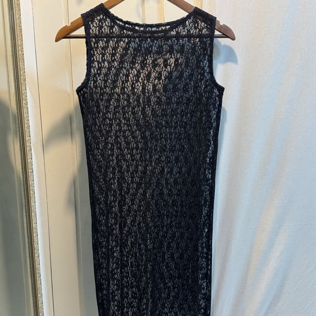 SHEER LACE SLEEVELESS SHIFT DRESS