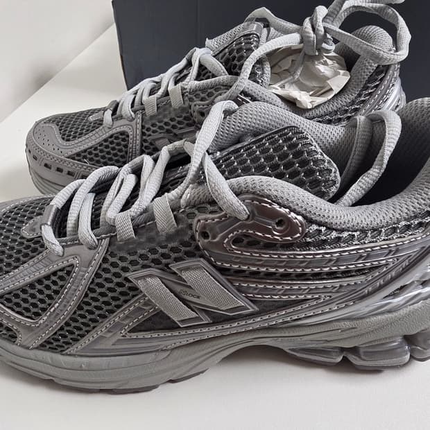 뉴발란스 M1906REH 실버 색상 235