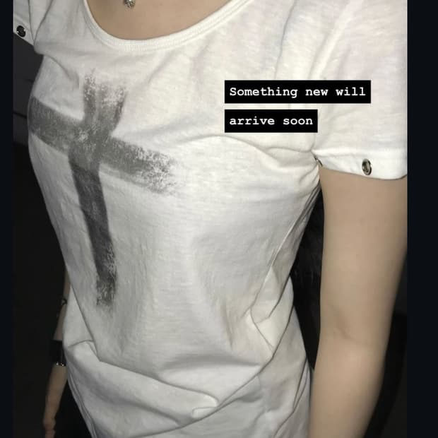 리버뉴스 실버크로스 티셔츠 반팔 liberal news