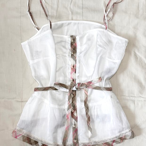 버버리 블루라벨 나시 슬리브리스