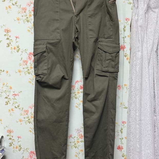 카키 절개 포켓 카고팬츠
