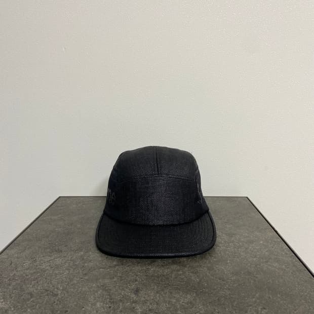 슈프림 우븐 사이드 로고 블랙 캠프캡 모자