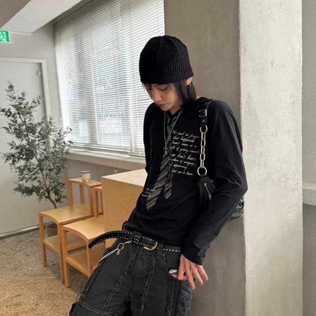 v-nect long sleeve t