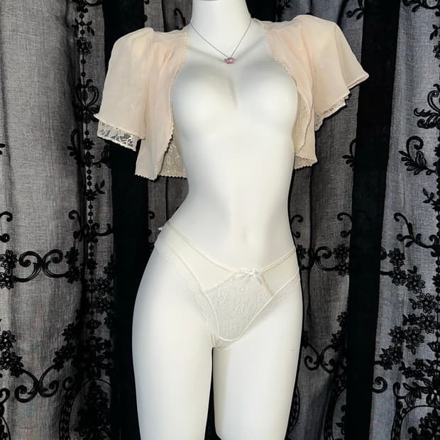 BE lace trim cropped bolero