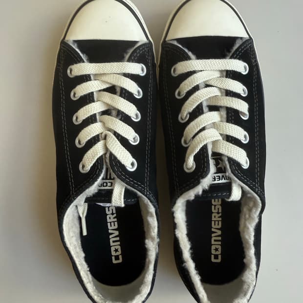 [새상품.240] CONVERSE 퍼 스니커즈 컨버스 운동화 캔버스