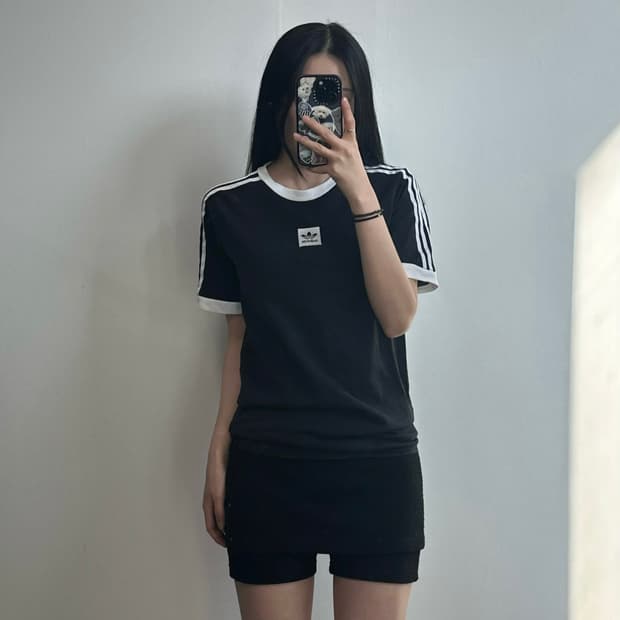 아디다스 센터로고 블랙 반팔 링거 티셔츠