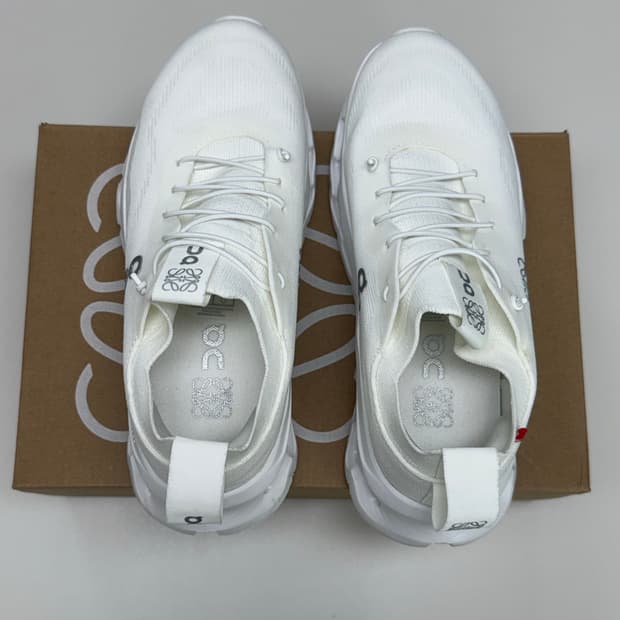 Loewe x On Running 콜라보 Cloudtilt 런닝화