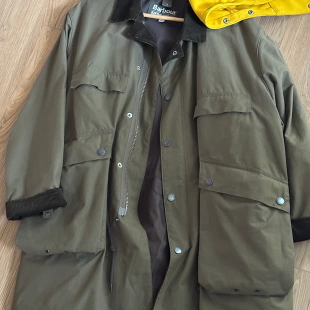 캡틴선샤인 바버 필드코트 40 새상품 판매합니다