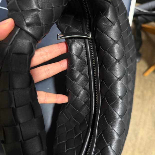 보테가 조디백 스몰 징공장