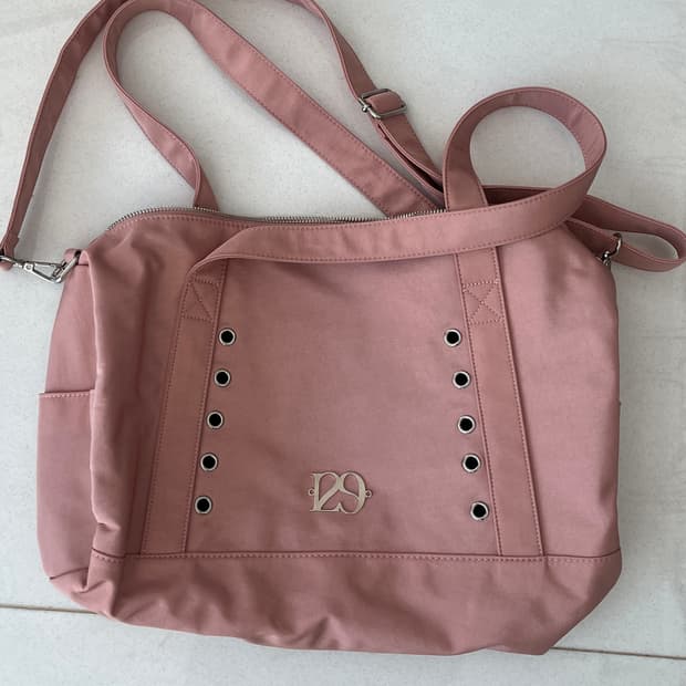 일리고 숄더 크로스백