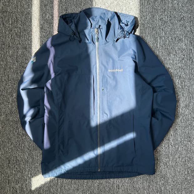 몽벨 네이비 바람막이
