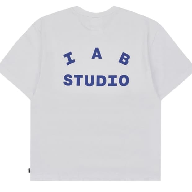 (L)아이앱 스튜디오 화이트 네이비 티셔츠 반팔