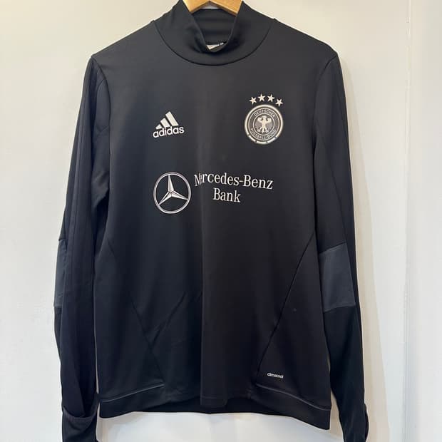105) 아디다스 17년도 독일 축구 협회 트레이닝 탑