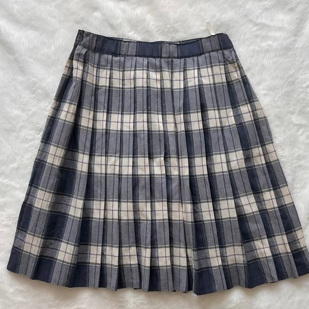 버버리 고전 체크 플리츠 미디스커트